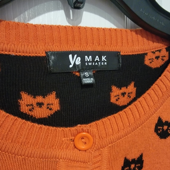 YEMAK Women's Cute Cat Pattern 3/4 Sleeve Button Down Stylish Cardigan Sweater - Picture 3 of 3